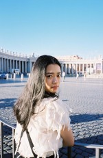 杉咲花、ファースト写真集『ユートピア』発売