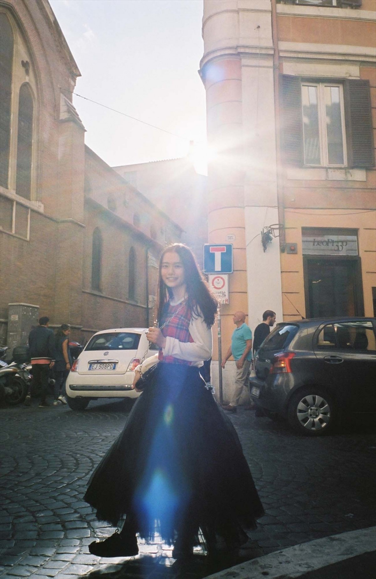 杉咲花、ファースト写真集発売　イタリアで撮影「愛おしい旅でした」 