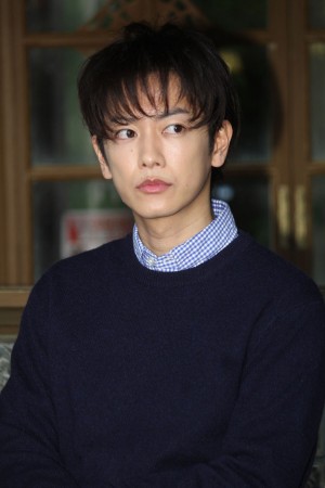 佐藤健、連続テレビ小説『半分、青い。』スタジオ取材会に登場