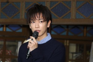 佐藤健、連続テレビ小説『半分、青い。』スタジオ取材会に登場