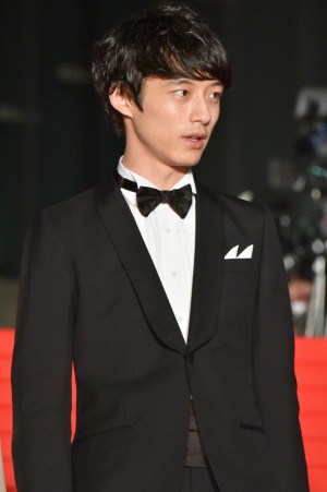 坂口健太郎、映画『今夜、ロマンス劇場で』ジャパンプレミア（レッドカーペット）に登場