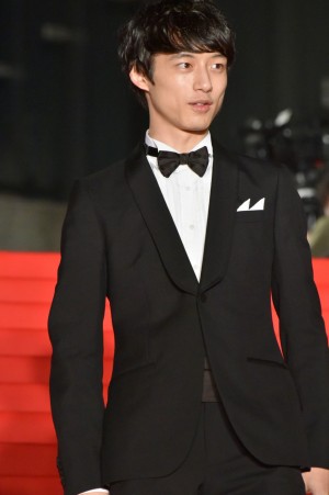 坂口健太郎、映画『今夜、ロマンス劇場で』ジャパンプレミア（レッドカーペット）に登場