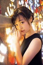 【写真】福原遥、黒のノースリーブ姿で大人の表情