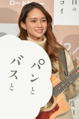 『パンとバスと2度目のハツコイ』の完成披露舞台挨拶に出席したLeola／2月17日（土）よりイオンシネマにて全国公開
