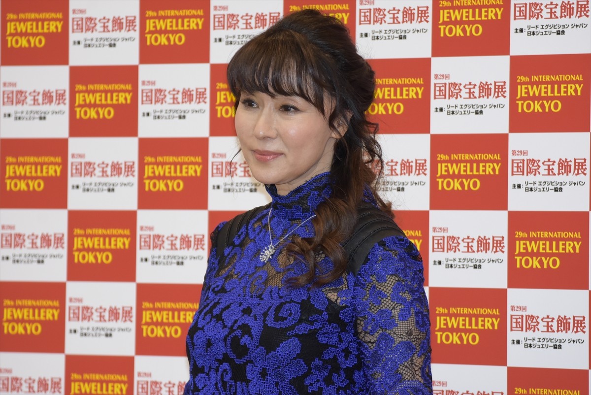 上戸彩、母としてジュエリーへの想い明かす「娘が着けてくれたら」