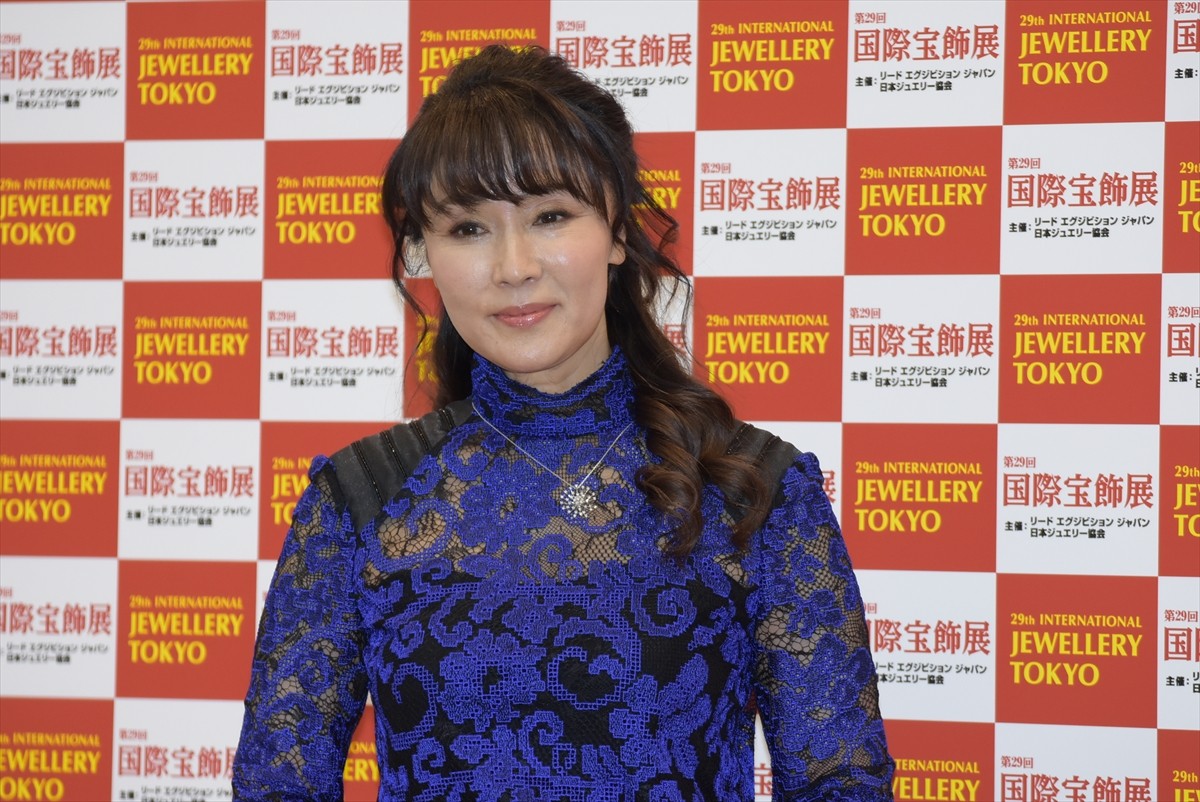 上戸彩、母としてジュエリーへの想い明かす「娘が着けてくれたら」