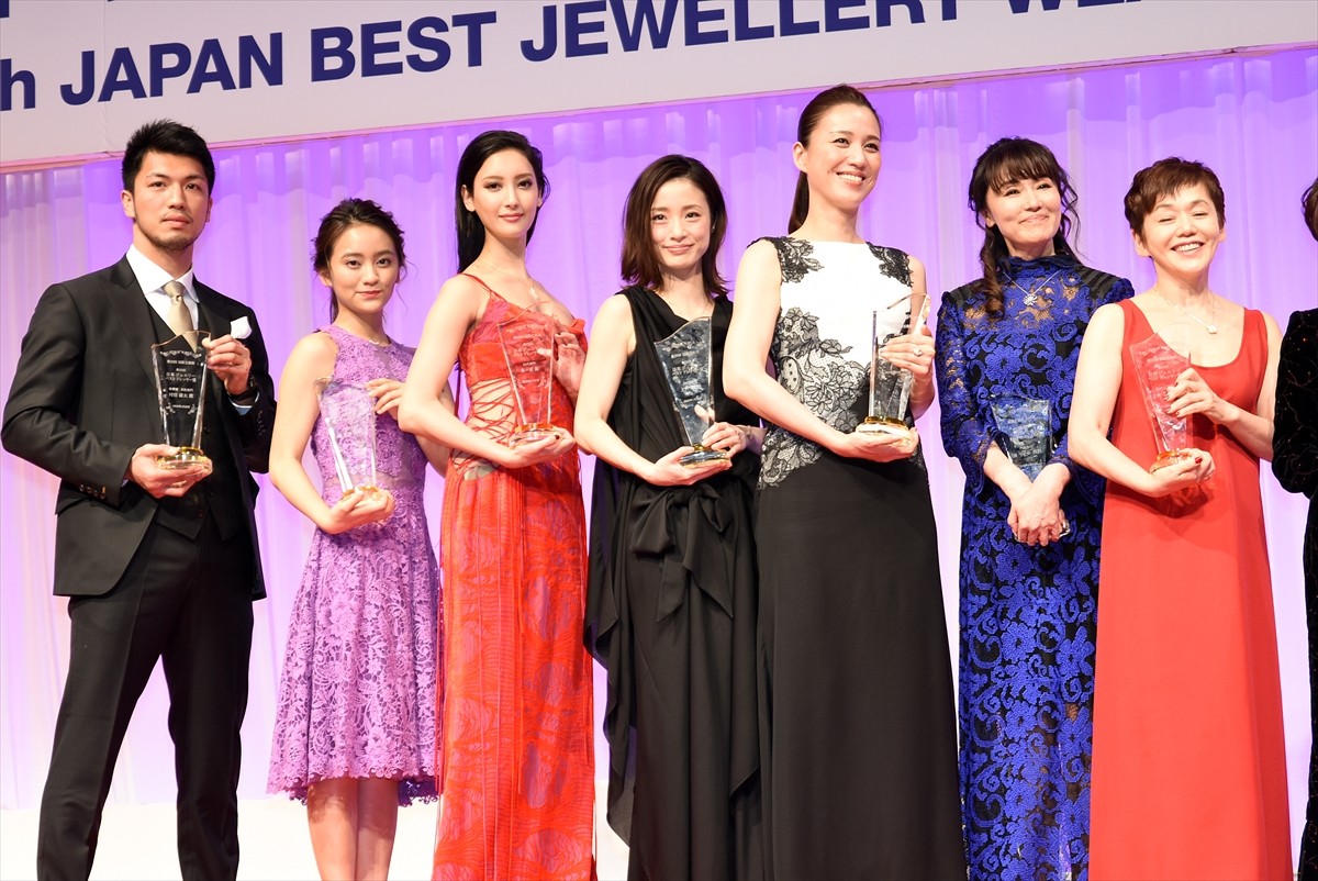 上戸彩、母としてジュエリーへの想い明かす「娘が着けてくれたら」