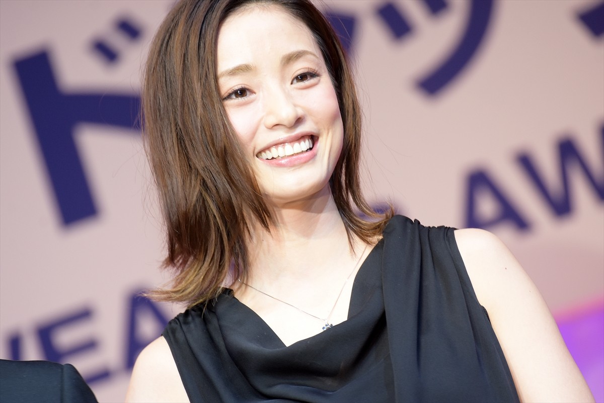 上戸彩、母としてジュエリーへの想い明かす「娘が着けてくれたら」
