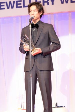 福士蒼汰、「第29回 日本ジュエリーベストドレッサー賞」授賞式に登壇