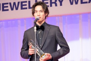 福士蒼汰、「第29回 日本ジュエリーベストドレッサー賞」授賞式に登壇