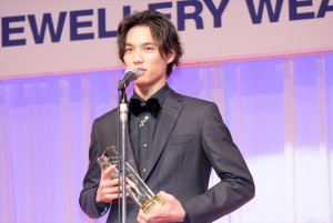 福士蒼汰、「第29回 日本ジュエリーベストドレッサー賞」授賞式に登壇