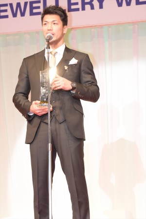 村田諒太、「第29回 日本ジュエリーベストドレッサー賞」授賞式に登壇