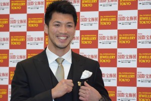 村田諒太、「第29回 日本ジュエリーベストドレッサー賞」授賞式に登壇