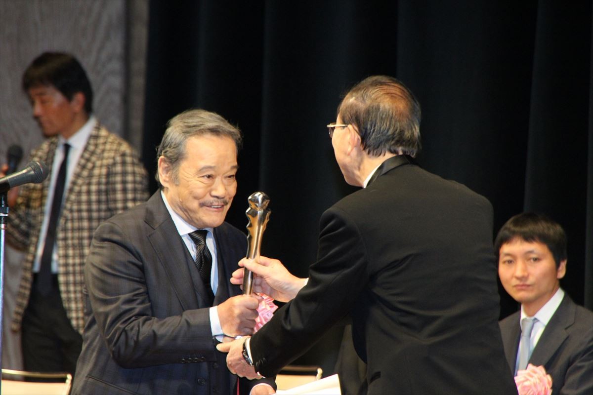 「第39回ヨコハマ映画祭」池松壮亮が主演男優賞、蒼井優は2度目の主演女優賞に輝く