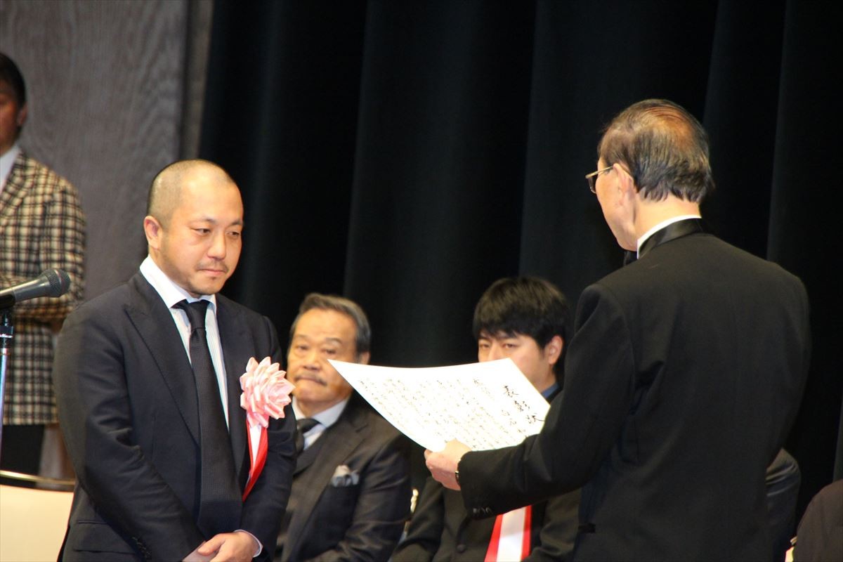 「第39回ヨコハマ映画祭」池松壮亮が主演男優賞、蒼井優は2度目の主演女優賞に輝く