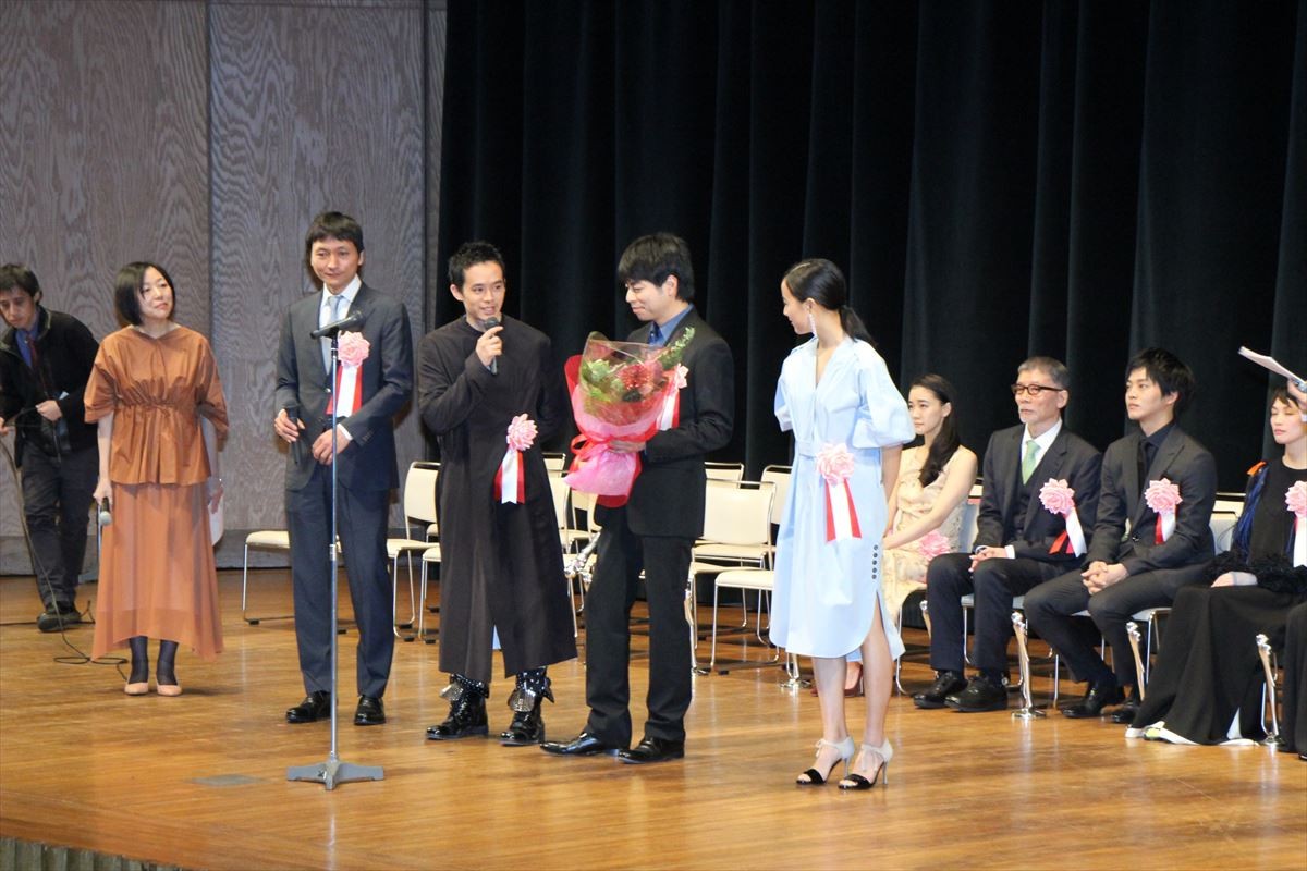 「第39回ヨコハマ映画祭」池松壮亮が主演男優賞、蒼井優は2度目の主演女優賞に輝く