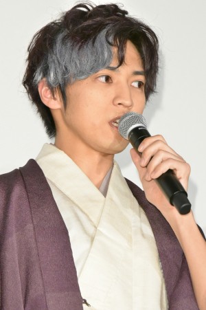 桐山漣、『曇天に笑う』完成披露舞台挨拶に登壇