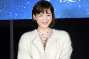 綾瀬はるか、映画『今夜、ロマンス劇場で』東京スカイツリー バレンタイン点灯式に登場