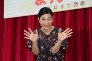 安藤サクラ、NHK連続テレビ小説『まんぷく』ヒロイン発表会見に登場