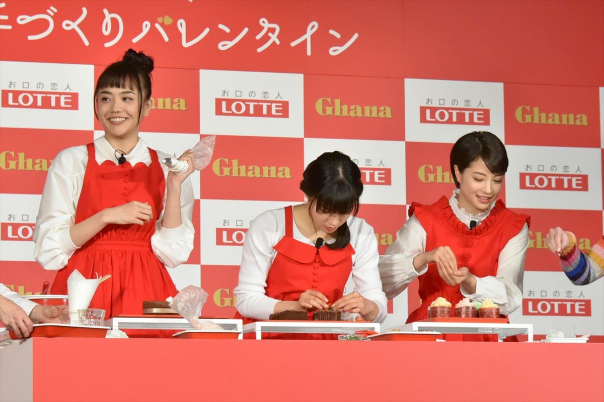 土屋太鳳、広瀬すず＆松井愛莉の手作り誕生日ケーキに感激「生きててよかった！」