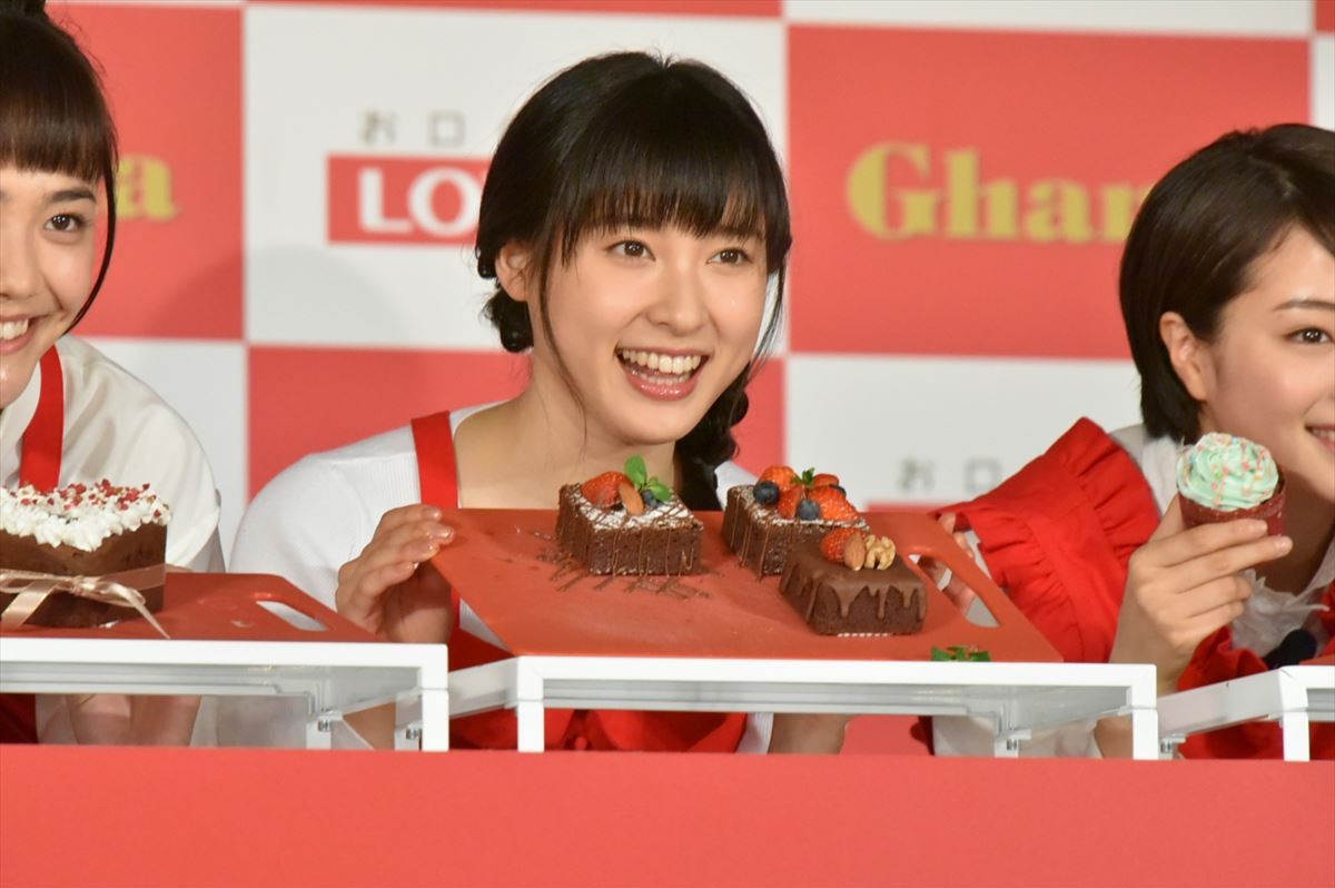 土屋太鳳、広瀬すず＆松井愛莉の手作り誕生日ケーキに感激「生きててよかった！」
