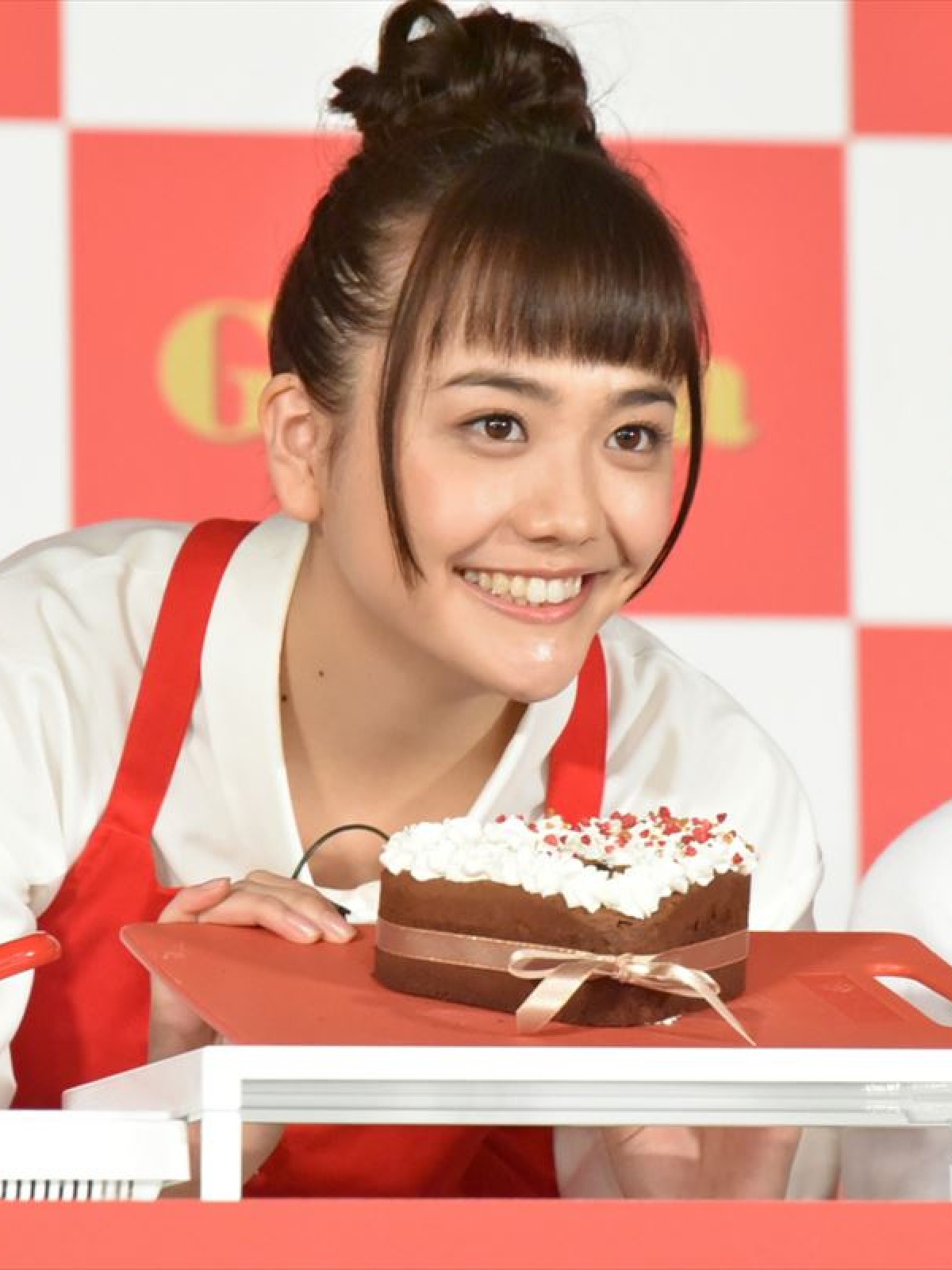 土屋太鳳、広瀬すず＆松井愛莉の手作り誕生日ケーキに感激「生きててよかった！」