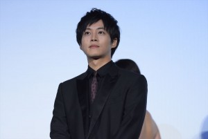 松坂桃李、映画『不能犯』初日舞台挨拶に登壇