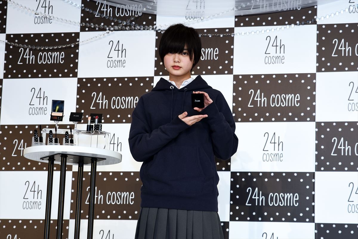欅坂46平手友梨奈、“理想の24時間”の過ごし方は「ゴロゴロと散歩」