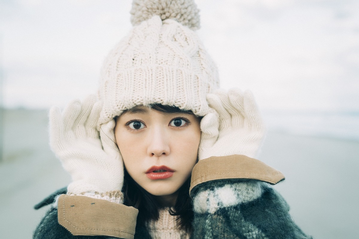 桐谷美玲、“日常”がテーマの最新カレンダー発売　地元・千葉で自然体な表情切り取る