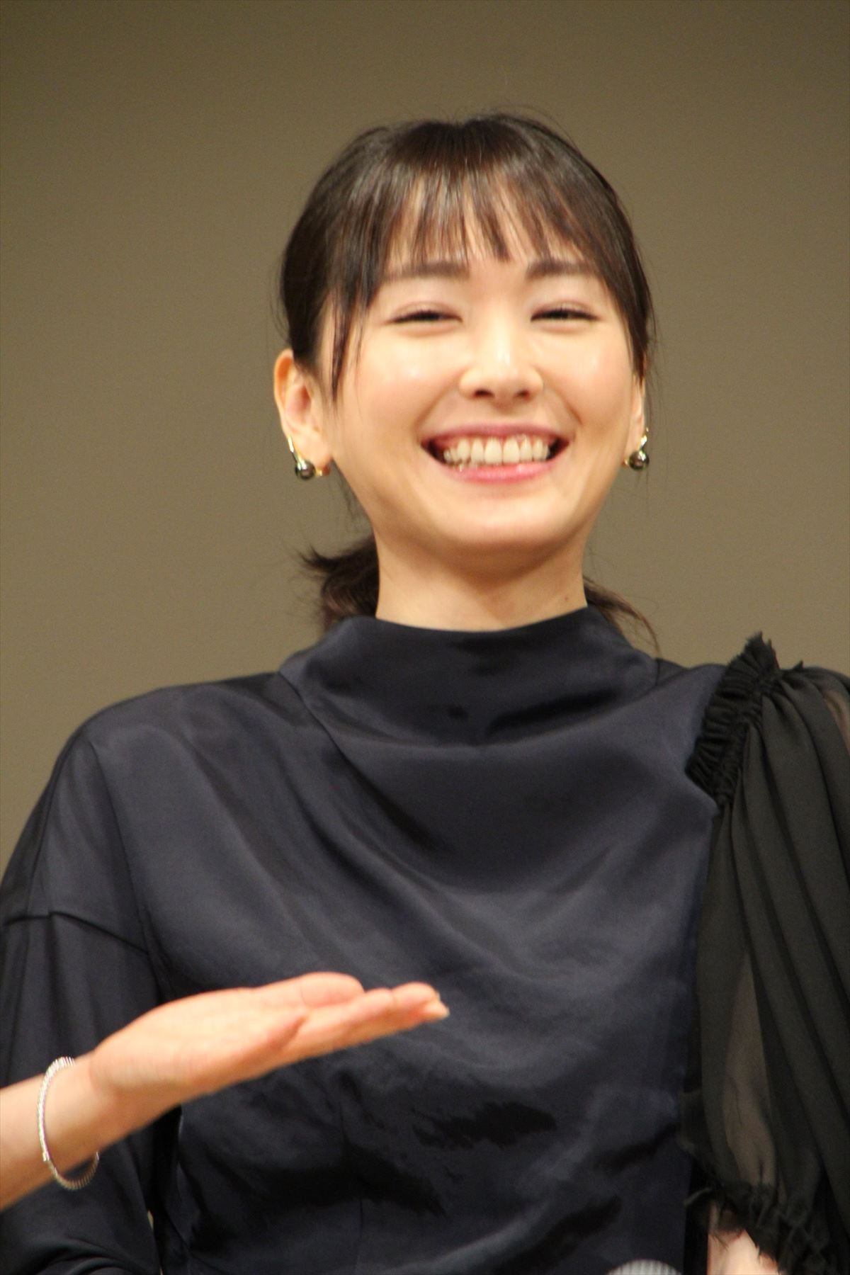 新垣結衣、ブルーリボン賞「皆さんに恩返しができた」 阿部サダヲは来年司会に不安