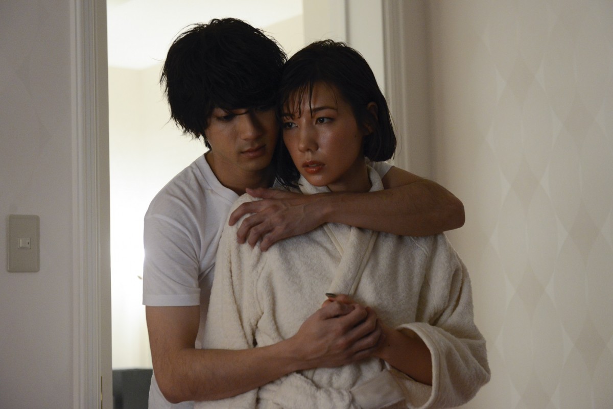 今夜放送『ホリデイラブ』、サレ妻・仲里依紗がまさかの相手とベットイン!?