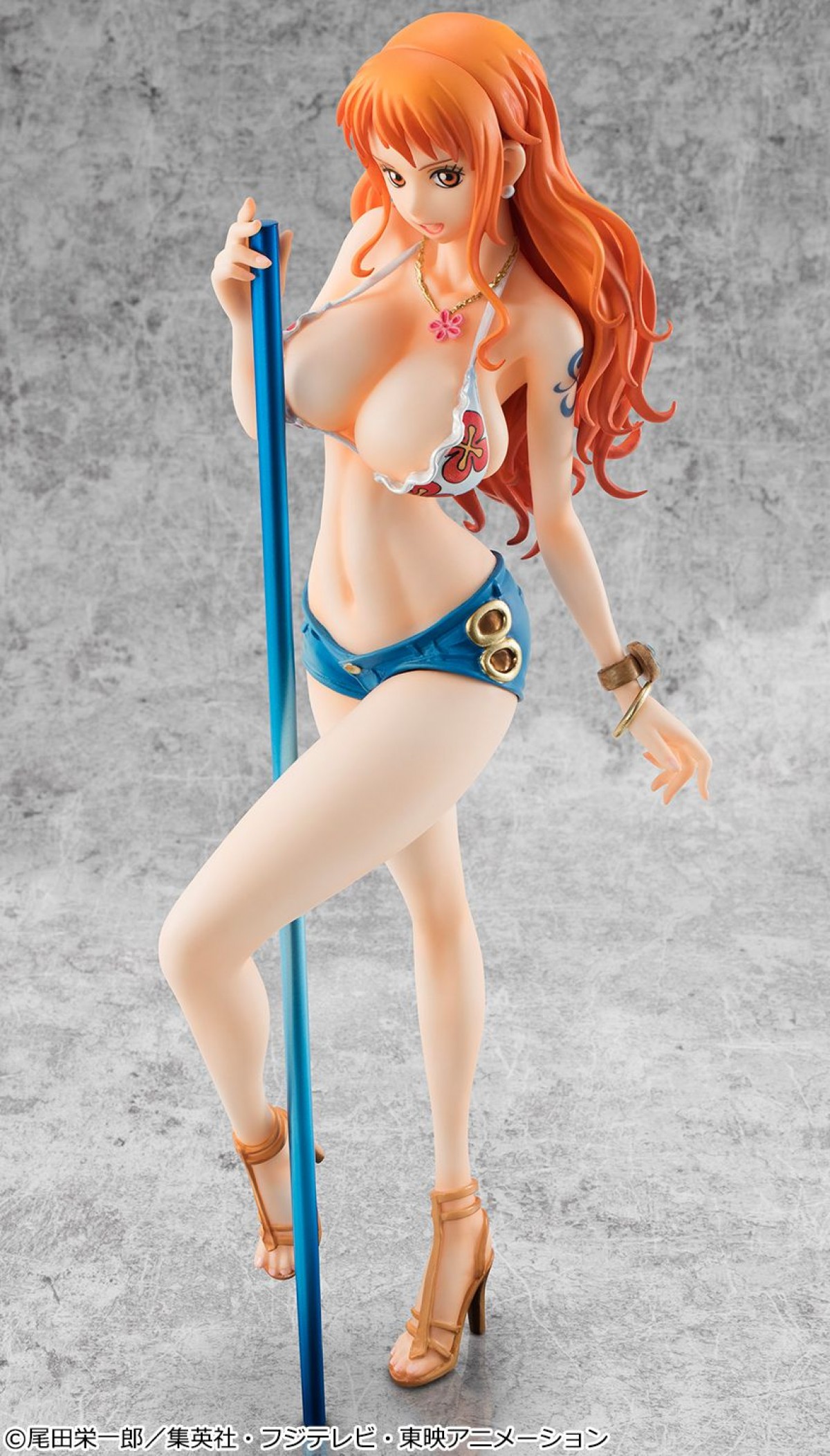 『ワンピース』ナミ、“目のやり場に困る”ビキニ＆ホットパンツ姿で立体化