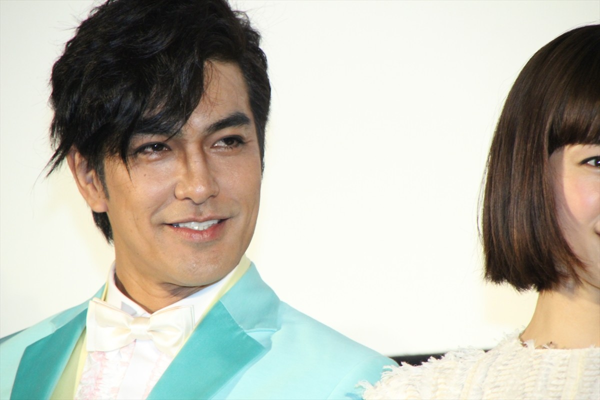綾瀬はるか、坂口健太郎にバレンタインチョコを“あ～ん”「食べっぷりが良かったです」