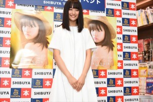 大友花恋、『大友花恋 CALENDAR 2018．04‐2019．03』発売記念イベントに登壇