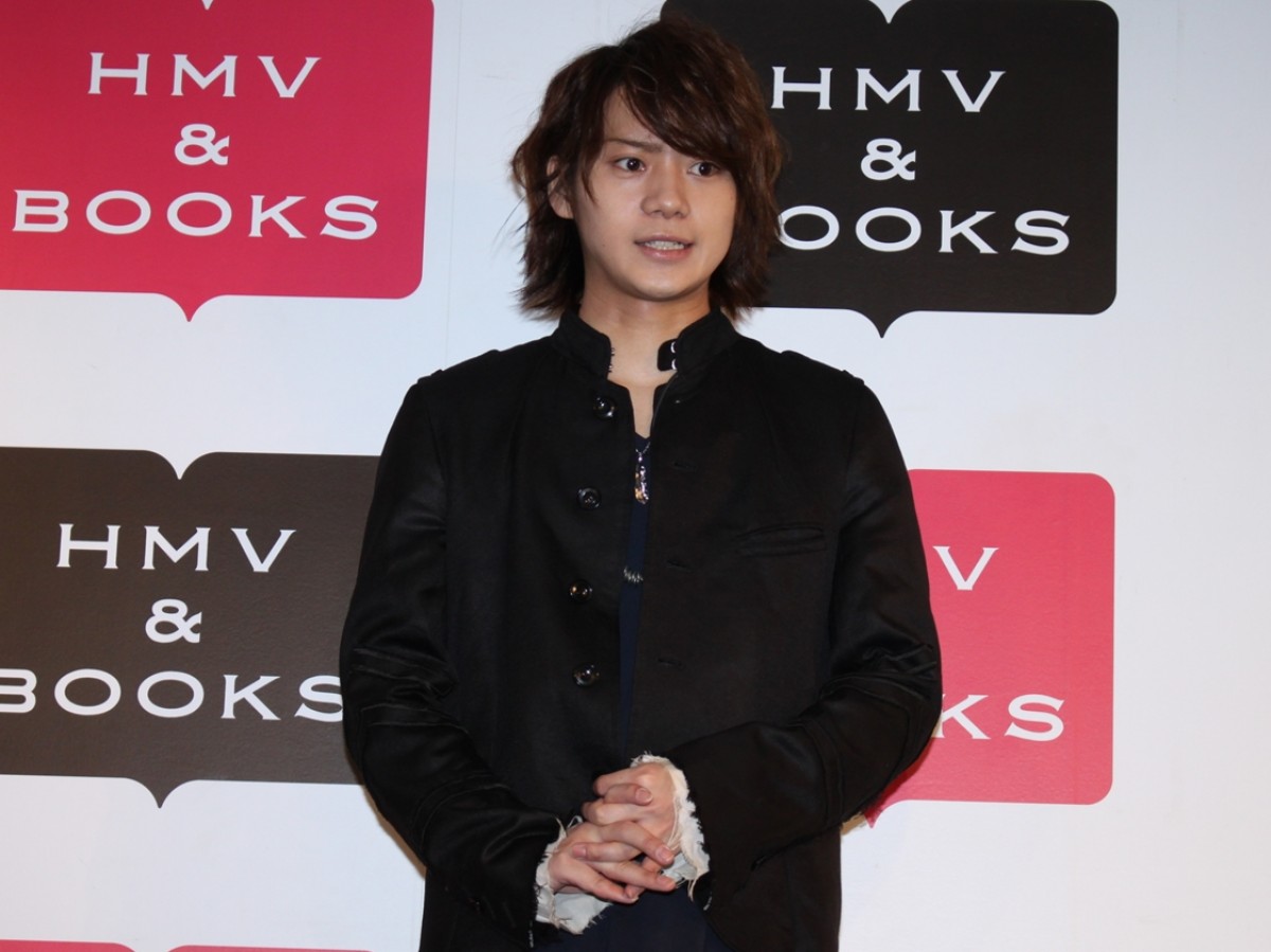 佐藤流司、ゴスロリ＆猫耳カットを収めた写真集への思い「人生観を見せる」