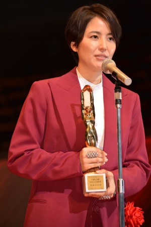 長澤まさみ、「第72回毎日映画コンクール」表彰式に登壇