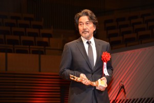 役所広司、「第72回毎日映画コンクール」表彰式に登壇