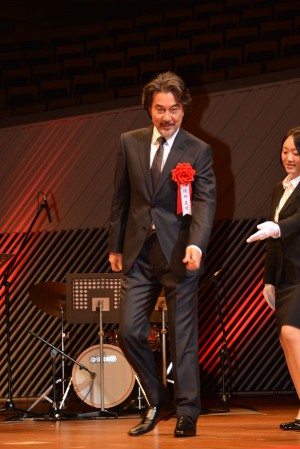 役所広司、「第72回毎日映画コンクール」表彰式に登壇