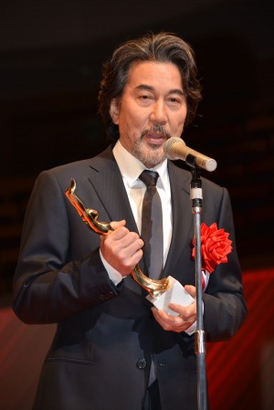役所広司、「第72回毎日映画コンクール」表彰式に登壇