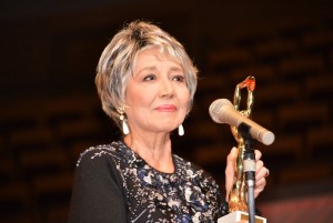 水野久美、「第72回毎日映画コンクール」表彰式に登壇