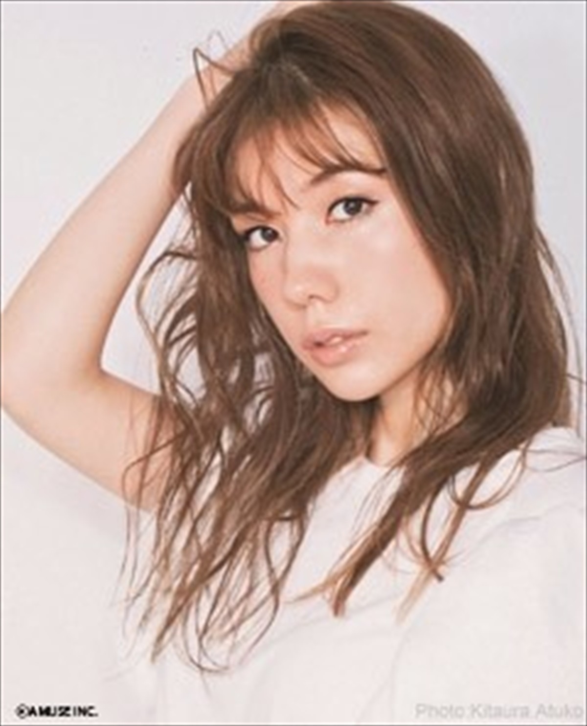 仲里依紗、不敵＆自信満々な笑顔がセクシー！ おしゃれブラ新CMに登場