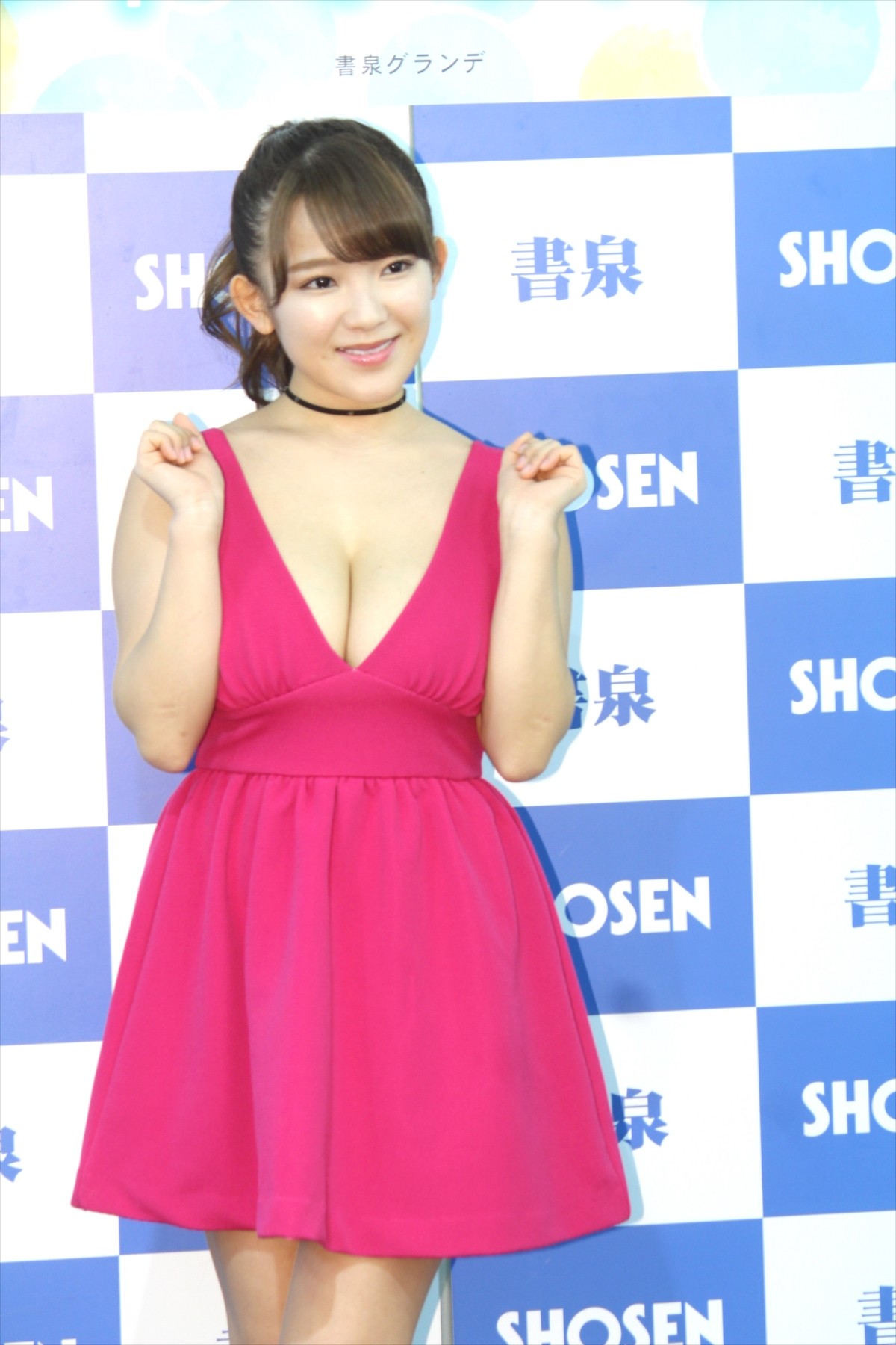 天木じゅん、“天乳”に加え“お尻の線”も解禁したセカンド写真集「最大露出です！」