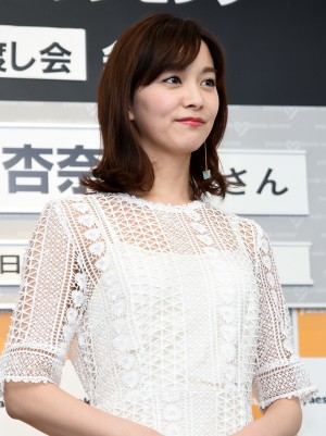 写真集『Clarity』発売記念イベントを開催した石橋杏奈