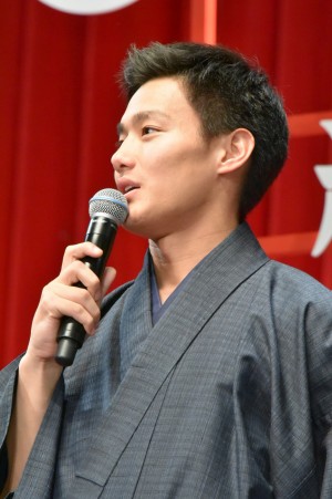 野村周平、『ちはやふる‐結び‐』完成披露試写会舞台挨拶に登壇