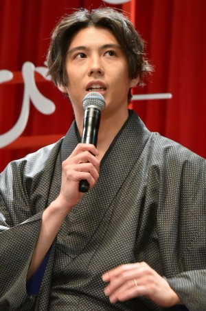 賀来賢人、『ちはやふる‐結び‐』完成披露試写会舞台挨拶に登壇