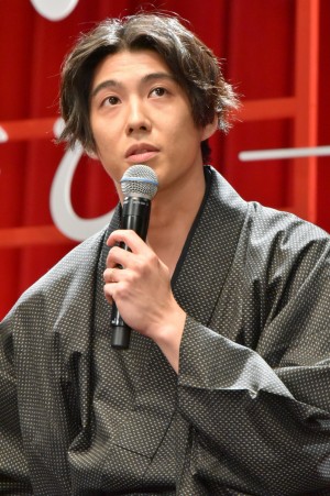 賀来賢人、『ちはやふる‐結び‐』完成披露試写会舞台挨拶に登壇