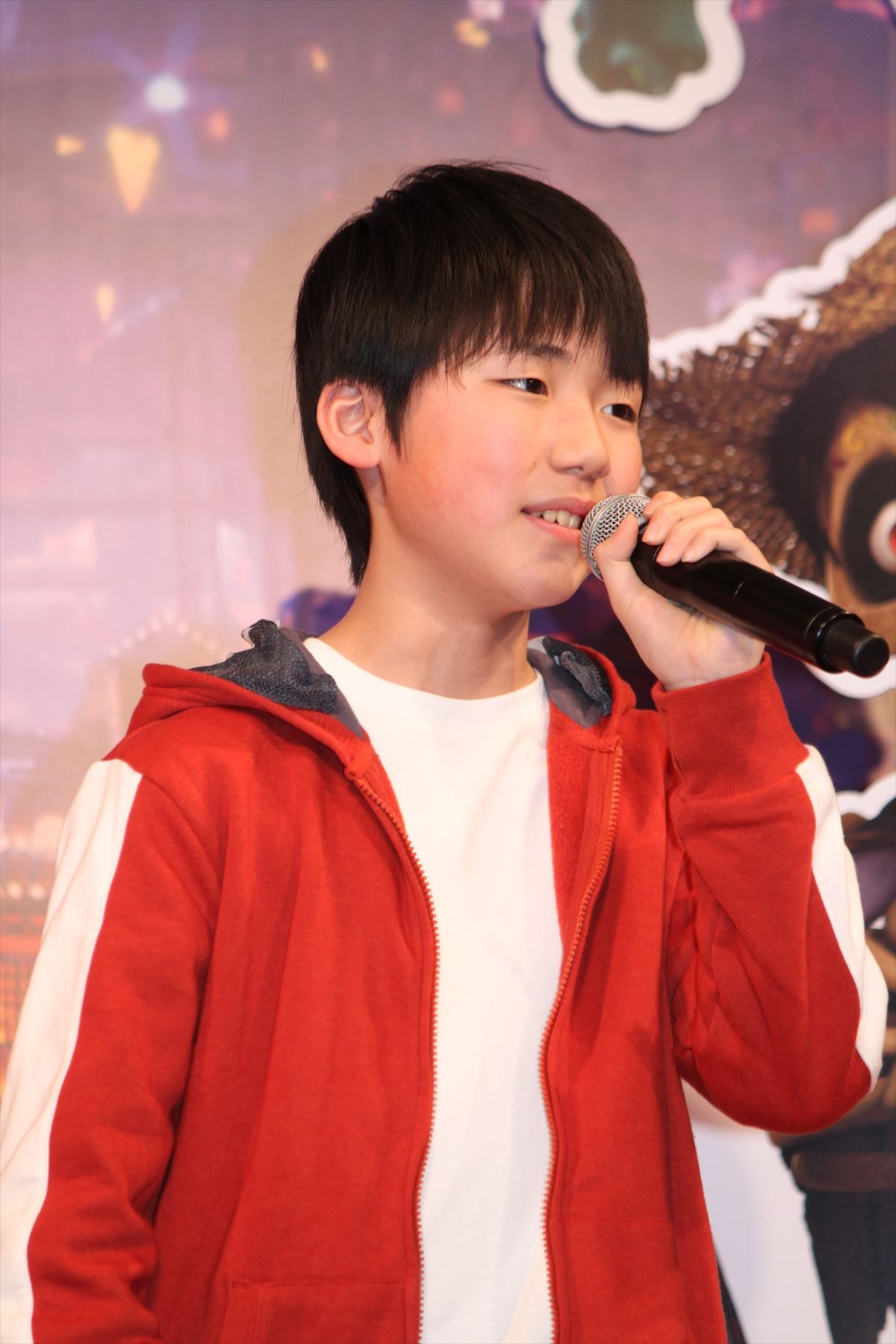 藤木直人、『リメンバー・ミー』生演奏で指プルプル　主人公の子役と初パフォーマンス