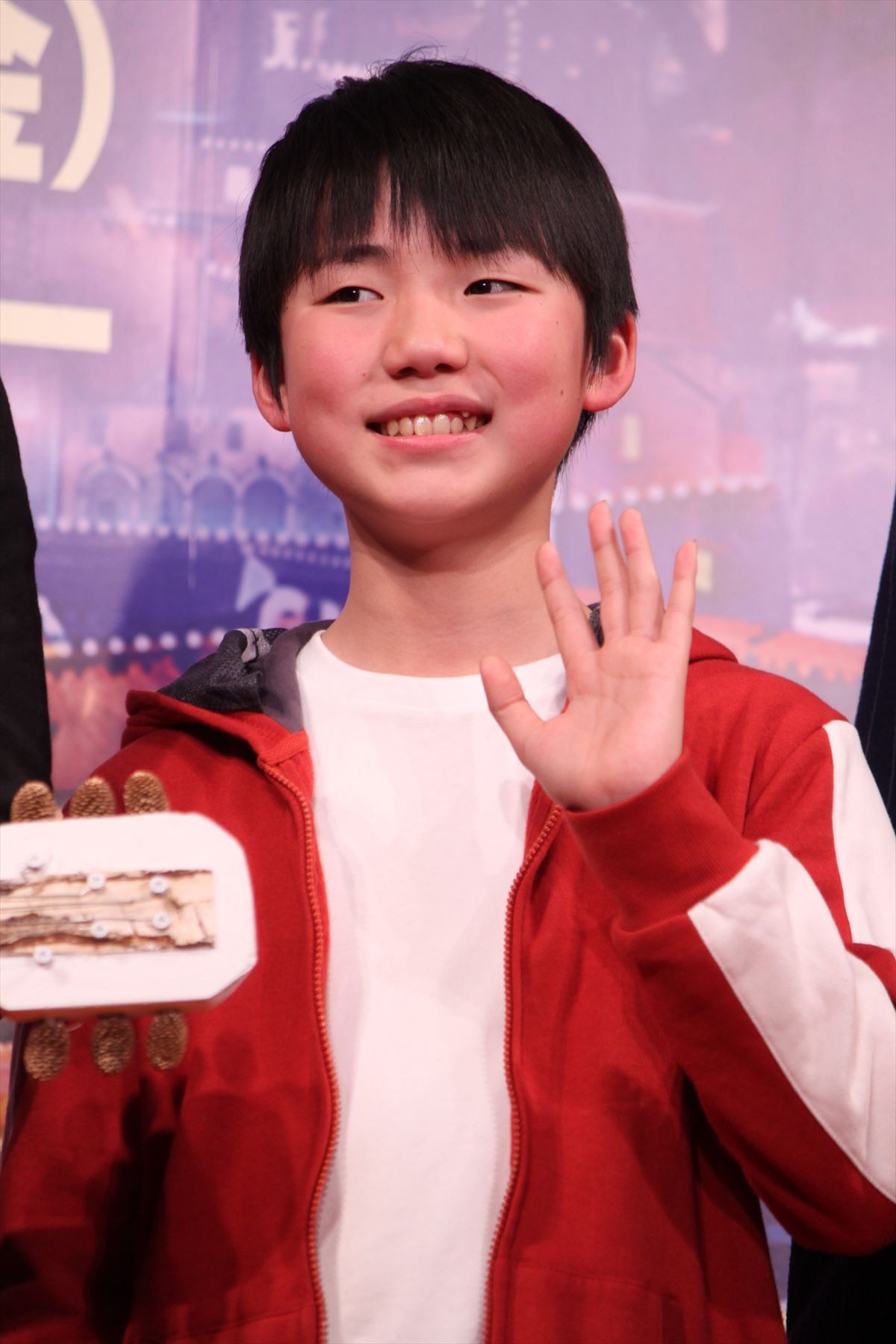 藤木直人、『リメンバー・ミー』生演奏で指プルプル　主人公の子役と初パフォーマンス
