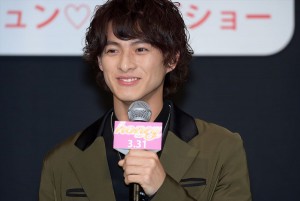 平野紫耀、『honey』完成披露舞台挨拶に登壇