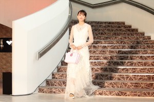 桐谷美玲、「BVLGARI Urban Love in Osaka」2018年春夏コレクションに登場